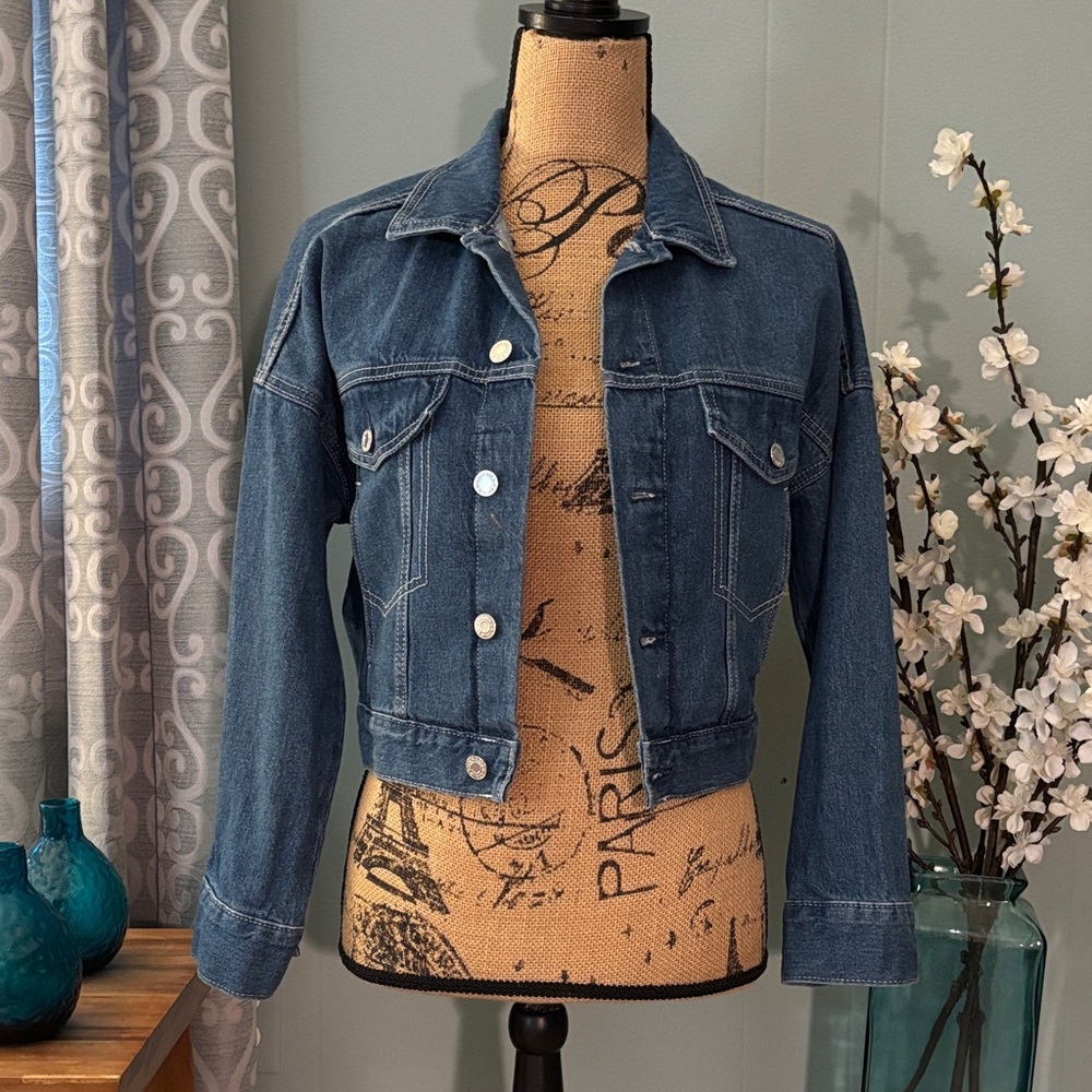 H&M Cropped Denim Jacket - Picture 2 of 12